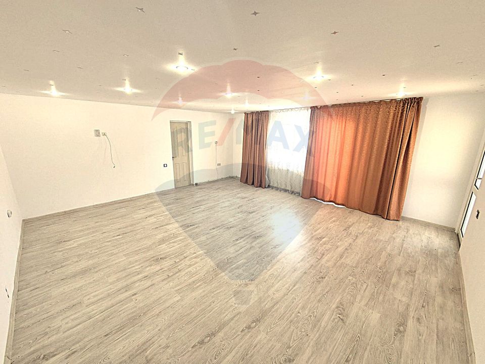 Casă / Vilă de vanzare in Serbanesti