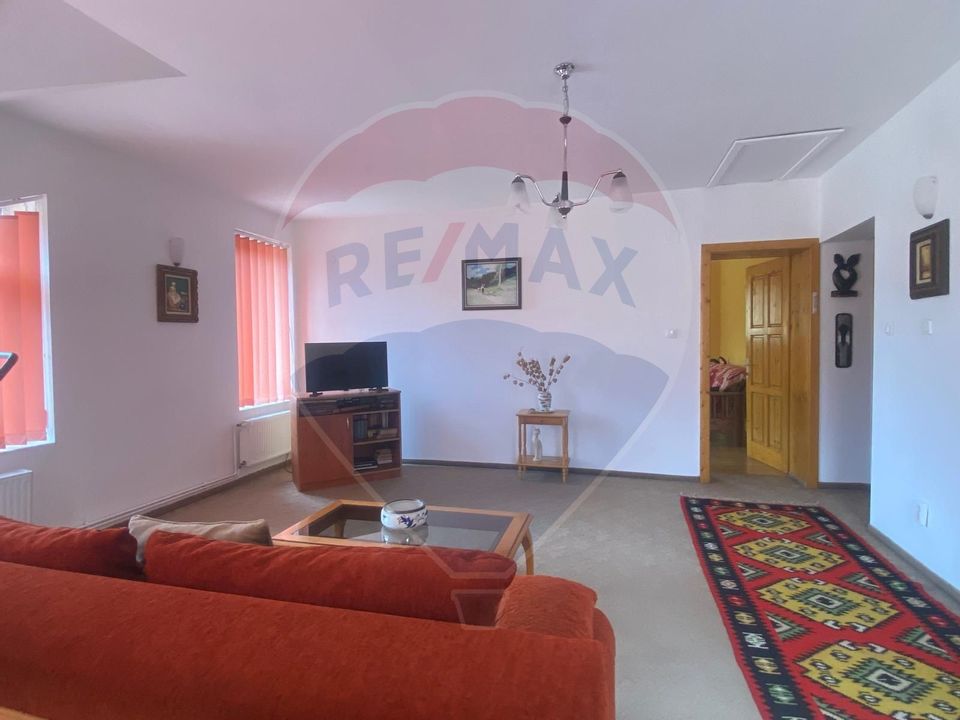 Casă / Vilă cu 6 camere de vânzare Podul Dambovitei/ Arges