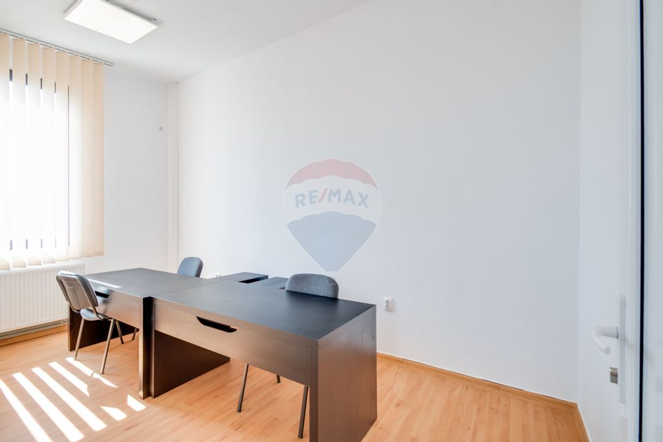 Hala de vanzare, 600 mp constructie, 7000 mp teren, Racari Dambovita