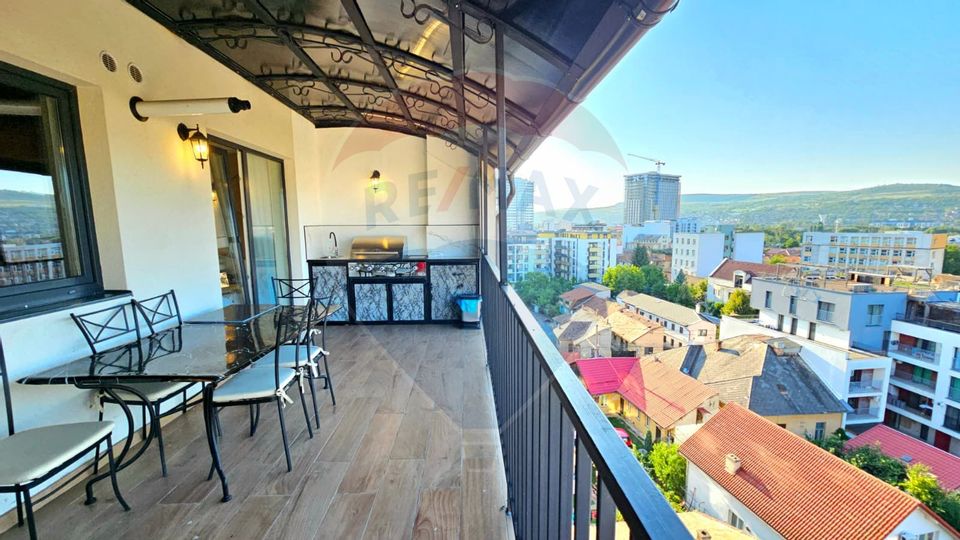 Inchiriere penthouse superfinisat cu 3 camere in zona Centrala