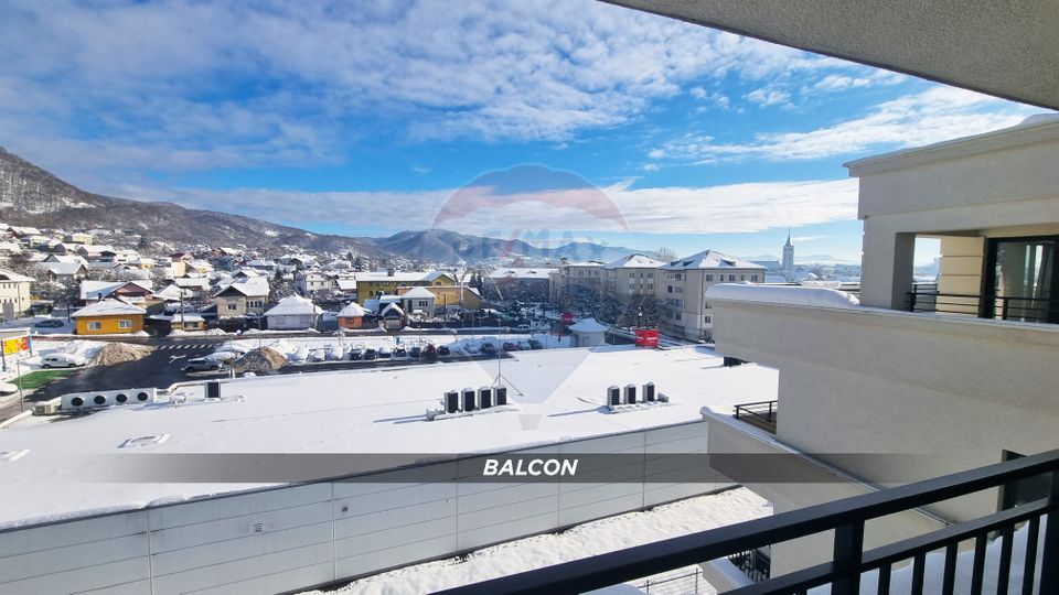 Apartament cu 3 camere tip PENTHOUSE de închiriat în zona PODUL VIILOR