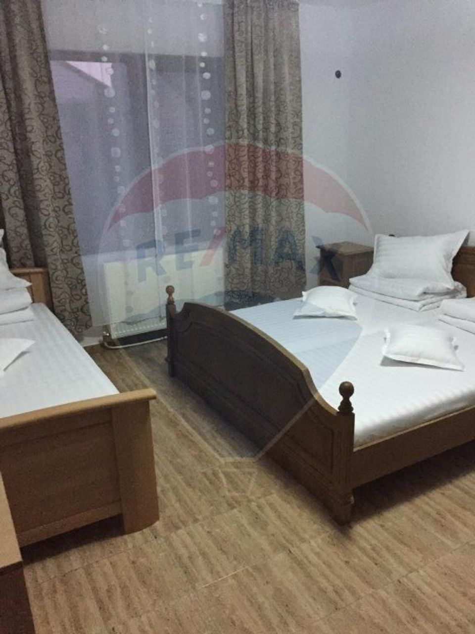 8 room Hotel / Pension for sale, Central area