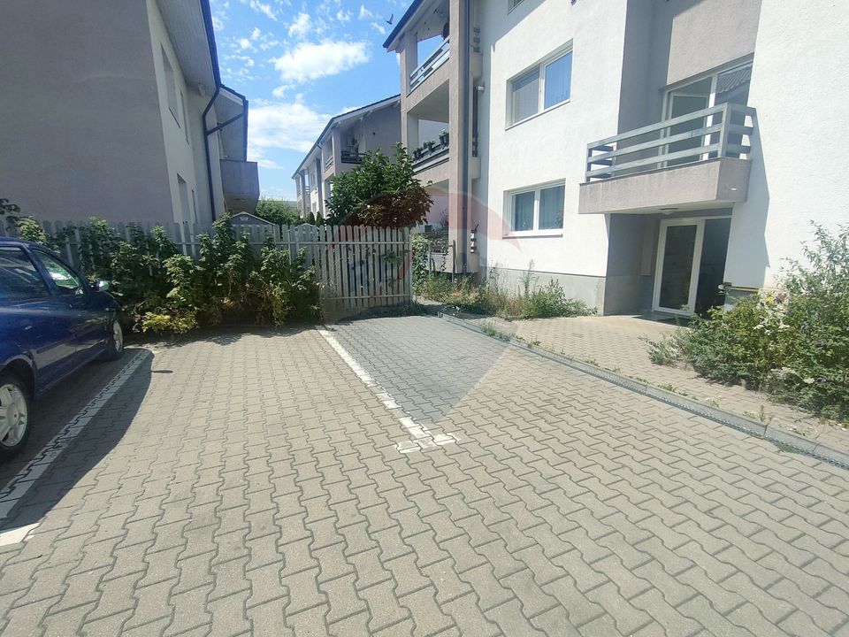 Apartament de vanzare si Parcare în curte privată - Șelimbăr