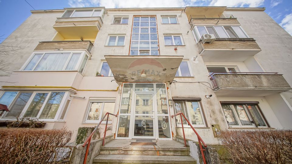 Apartament cu 2 camere de închiriat în zona Central