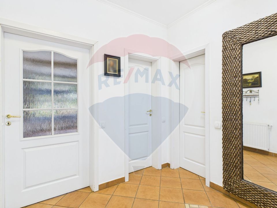 De vanzare | Vila in Paradisul Verde cu gradina si padure proprie |