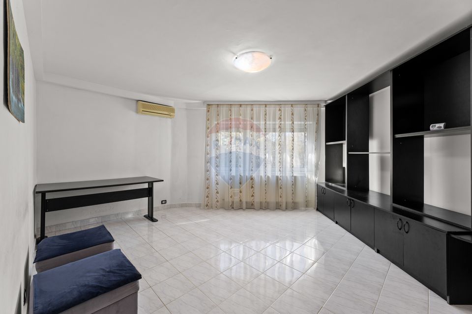 3 room Apartment for rent, Malul Muresului area
