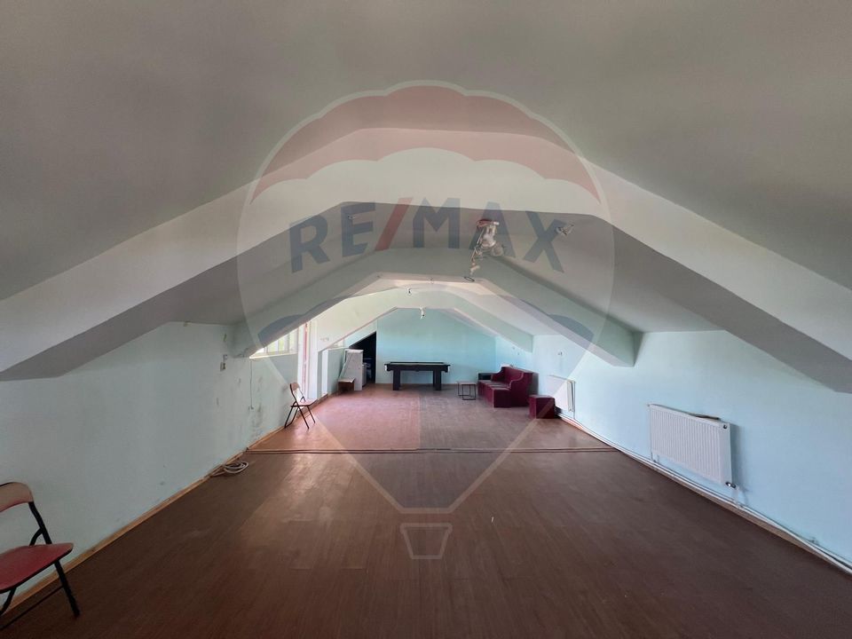 Casă / Vilă cu 5 camere de vânzare