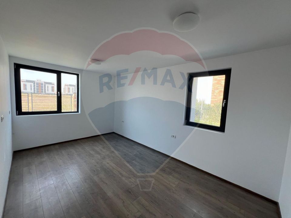 Casă / Vilă cu 5 camere de vânzare în zona Exterior Nord