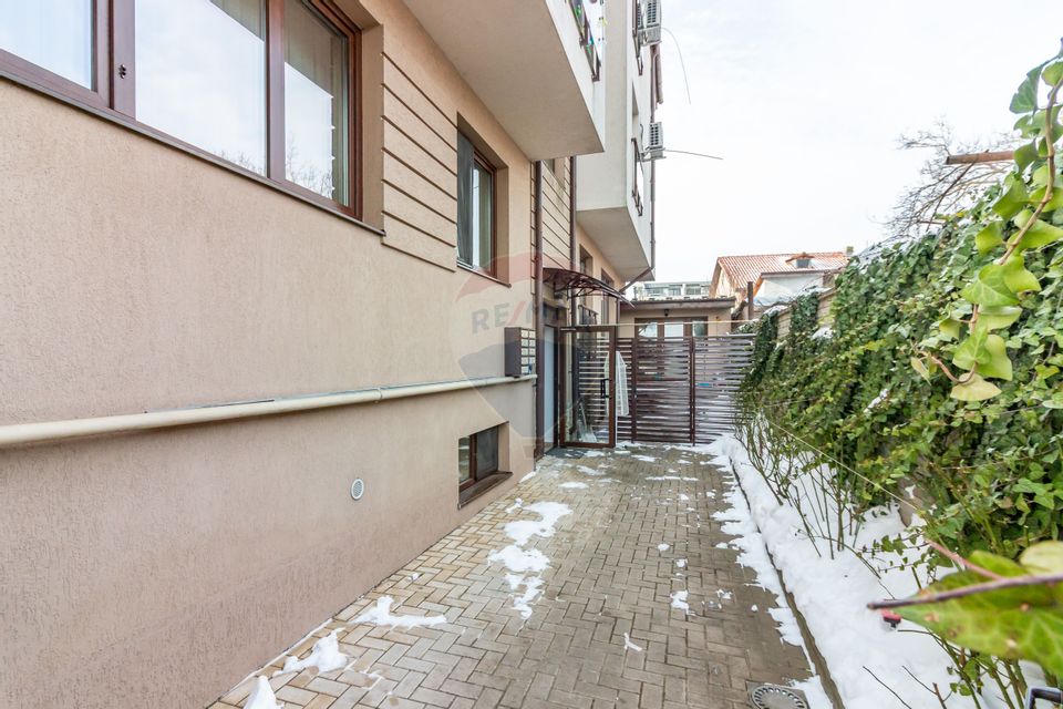 3 room apartment | Damaroaia | 87 sqm | 3/3 | two bathrooms | Park