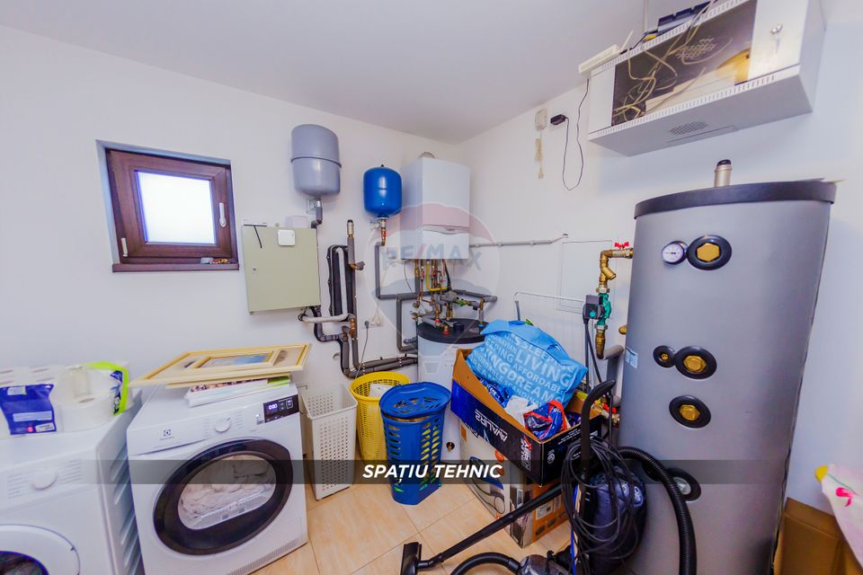 DE VANZARE Casa de Familie cu Piscina si Mult Spatiu Exterior