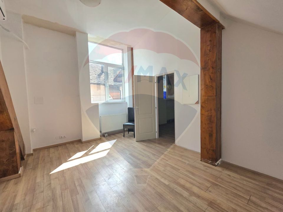179sq.m Commercial Space for rent, Central area
