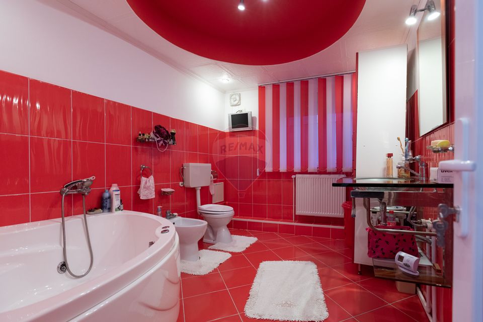 Casă / Vilă cu 6 camere de vânzare