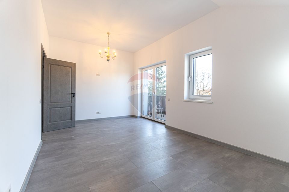 CASE NOI ÎN ARHITECTURĂ ALPINO-MODERNĂ CU ALEE PRIVATA | CRISTIAN