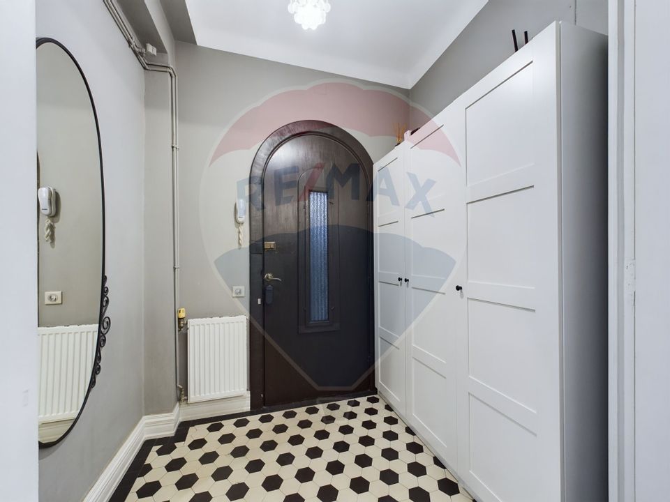 Apartament cu 4 camere de vânzare, 112 mp, zona Universitate