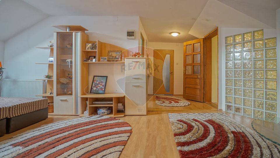 De vanzare vilă cu 5 camere, curte și garaj, în Șchei