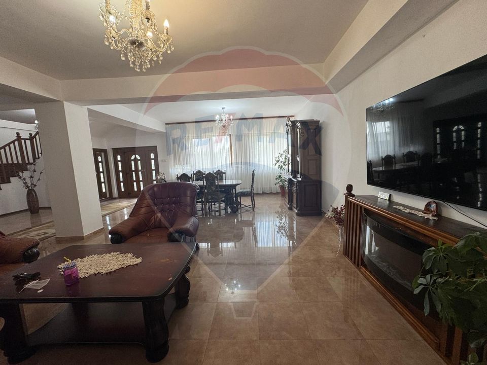 6 room House / Villa for sale