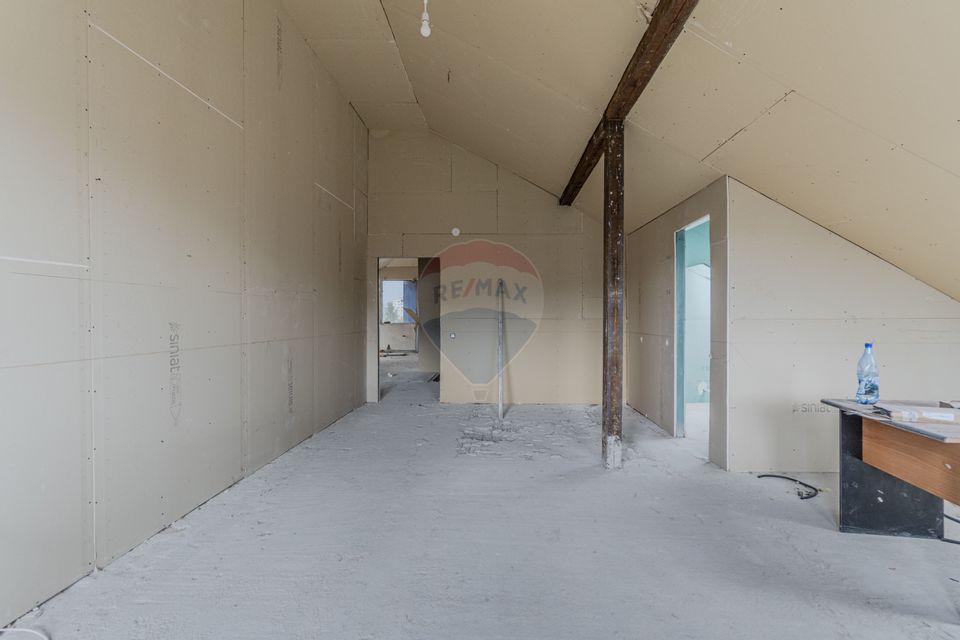 Cladire de 902 mp utili de vânzare, zona Grivitei - DN 13, COMISION 0