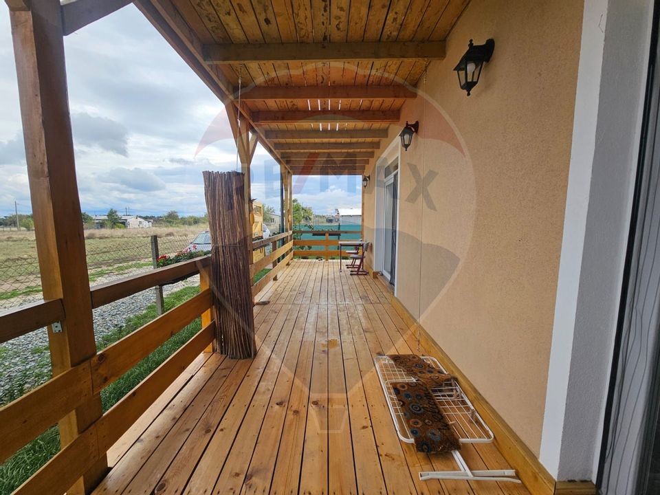 Casă / Vilă cu 4 camere de vânzare Vadu Constanta