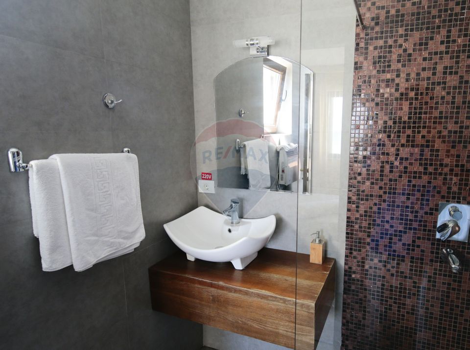 18 room Hotel / Pension for rent