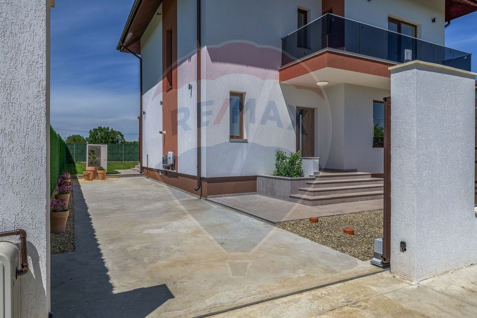 Vilă frumoasa cu 5 camere, 700 mp currte si pompa de caldura - Saftica