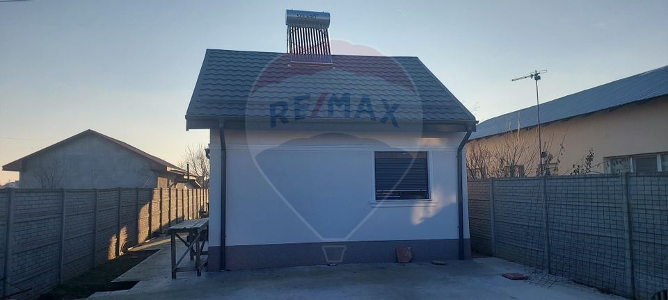 Casă / Vilă cu 3 camere de vânzare cu livada