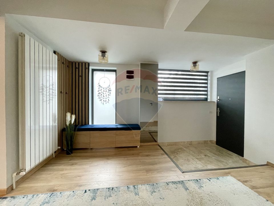 Apartament cu 3 camere de închiriat în zona Faleza Nord