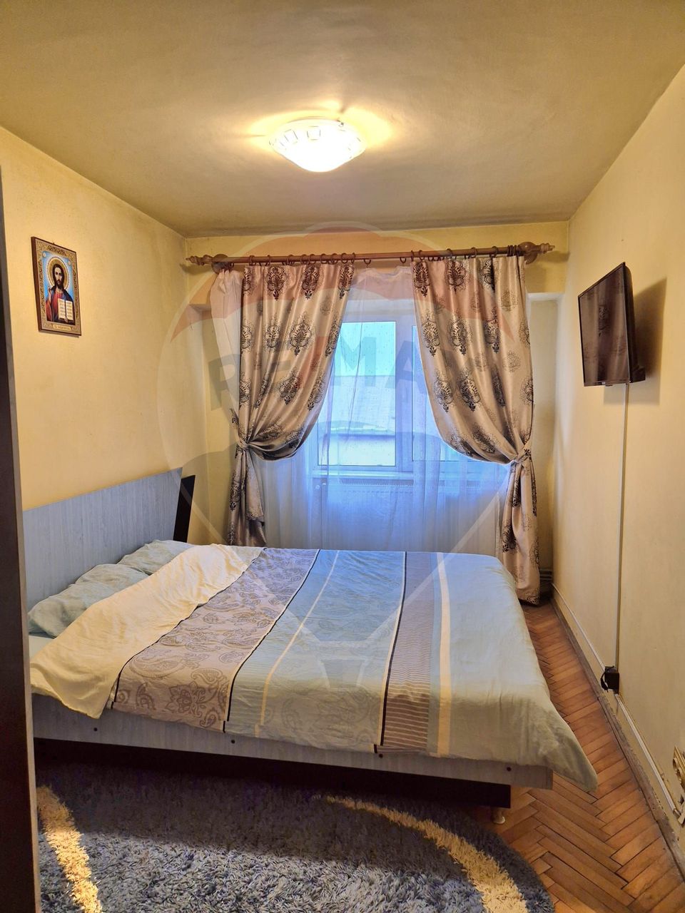 Apartament cu 4 camere de vânzare în zona Central