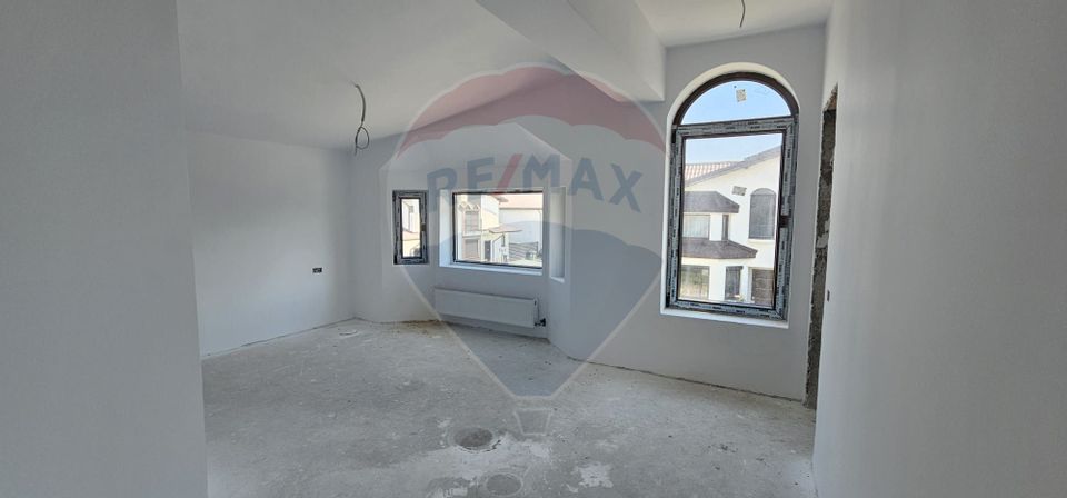 4 room House / Villa for sale