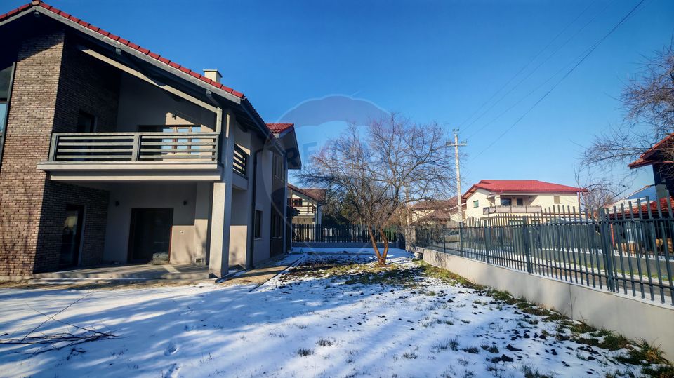 4 bedroom villa for sale I Corbeanca I Blue Lagoon