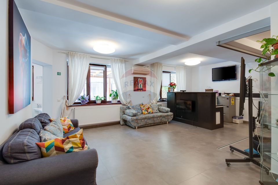 Villa 7 rooms for sale, 261 sqm land, 5 min Victoriei Square, cabinet