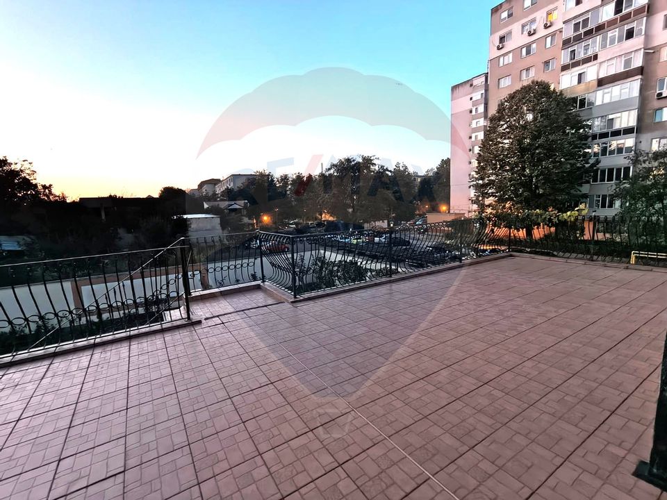 Apartament cu 3 camere de închiriat în zona Km 5