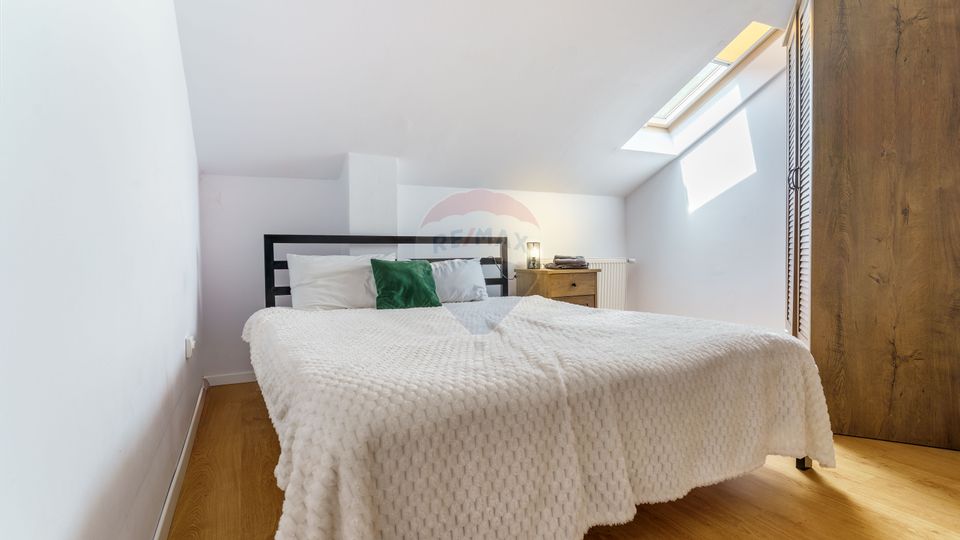 Cabana de vânzare –Mărișel, 10 camere, terasa 41mp, piscină, ciubăr