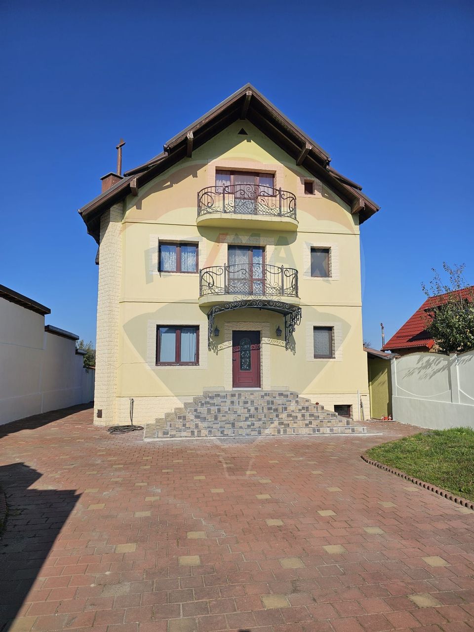 12 room House / Villa for sale, Central area