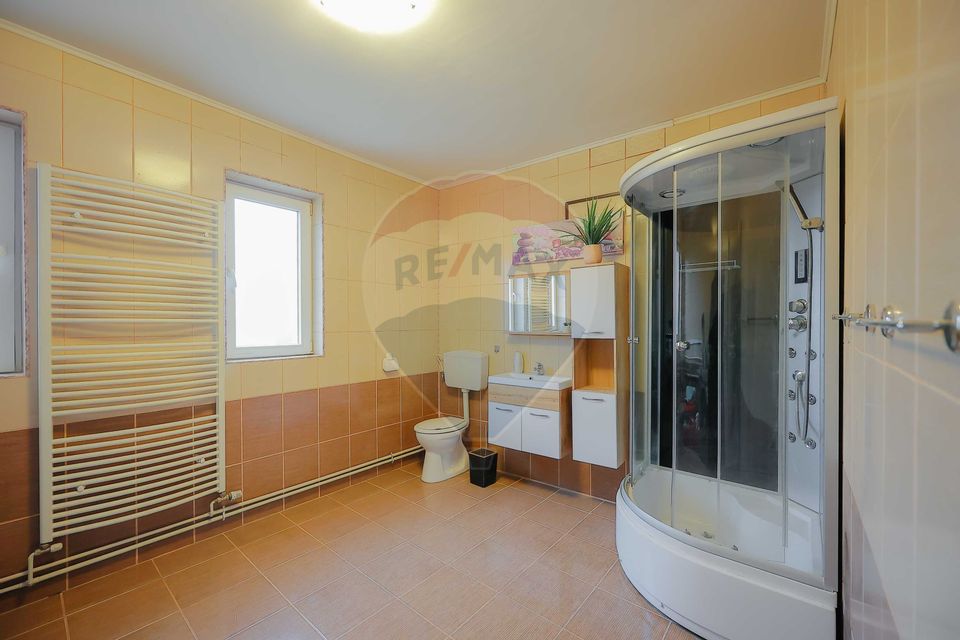 6 room House / Villa for sale, Episcopia Bihorului area