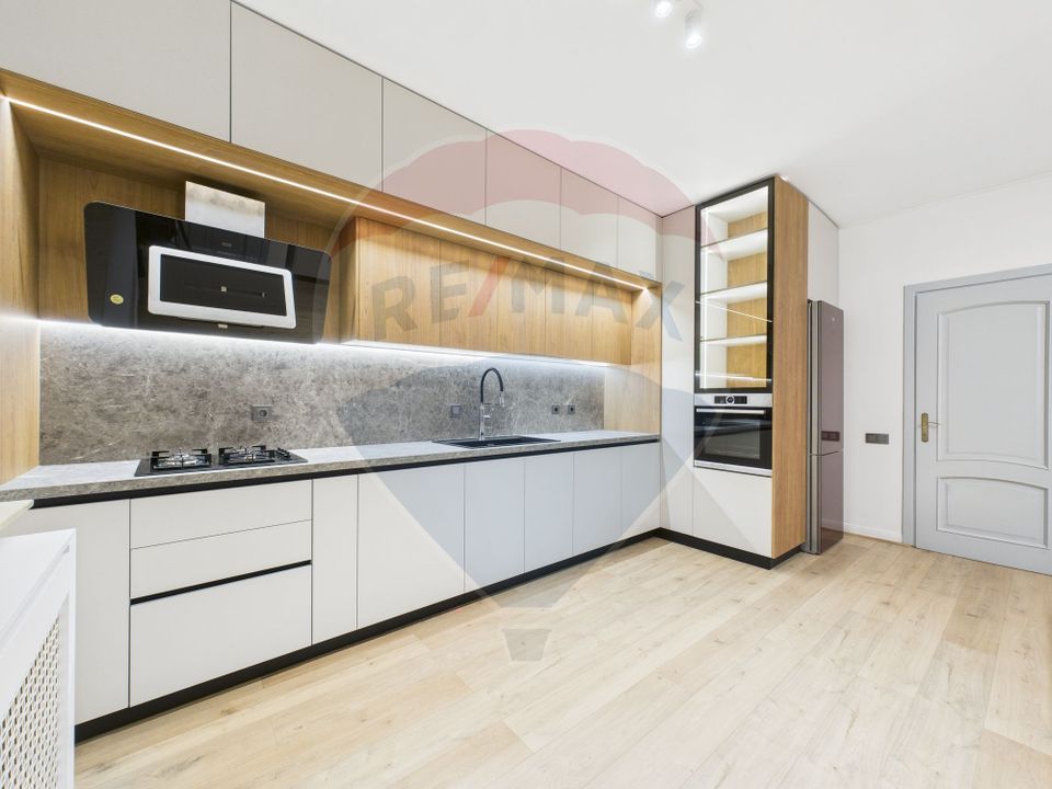 Casă / Vilă Pipera  cu 7 camere de închiriat