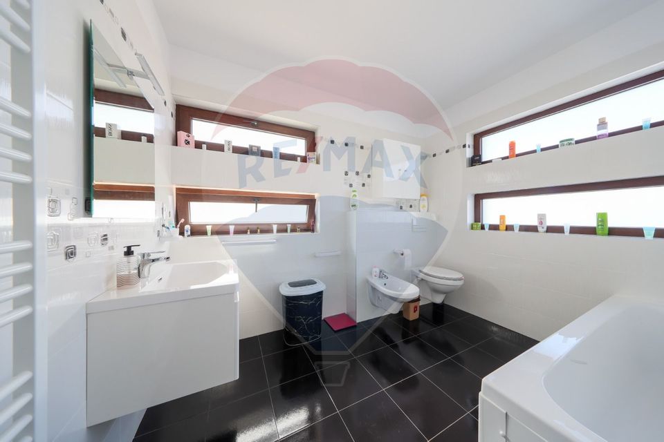 Vila mobilata modern, piscina, zona de interes Ghimbav!