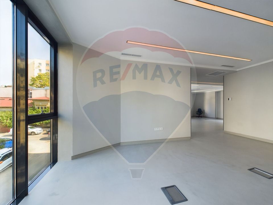 Opportunity - Premium office space in Decebal Area Mixed Building