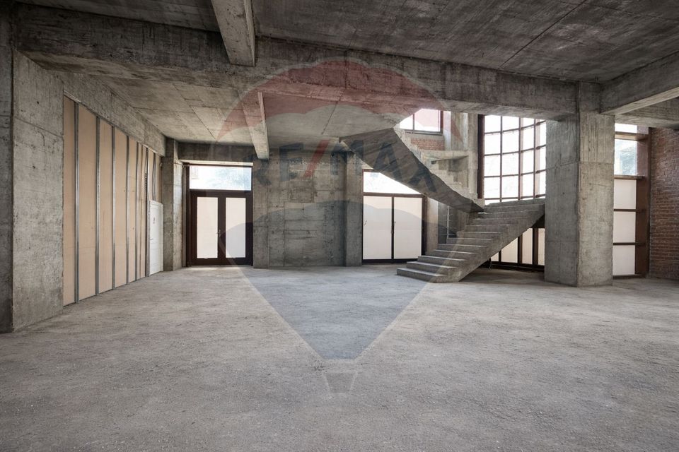 Building 2S+GF+3 Floors commercial space investment Stefan cel Mare