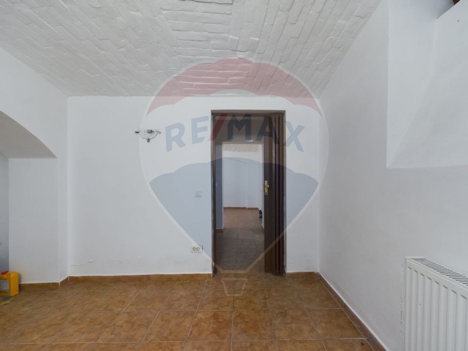 252sq.m Proprietate specială for sale, Victoriei area