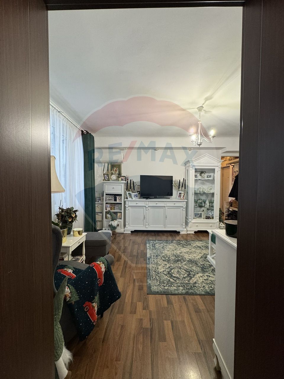 3 room Apartment for sale, Est area