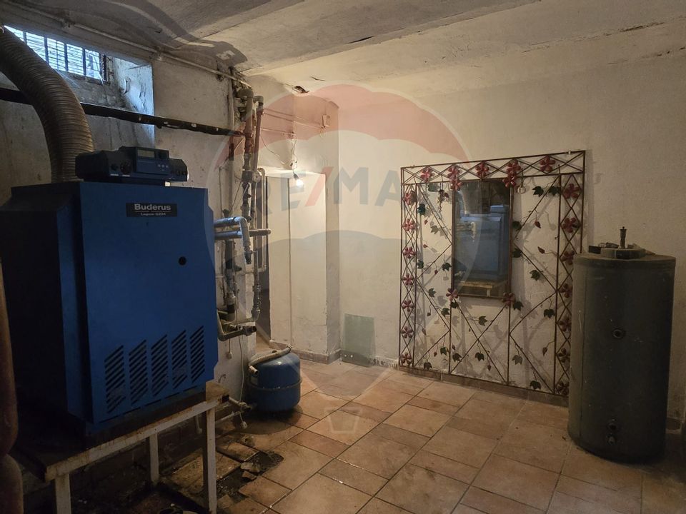 DE VANZARE Casă / Vilă cu 11 camere de vânzare în zona Parcul Carol