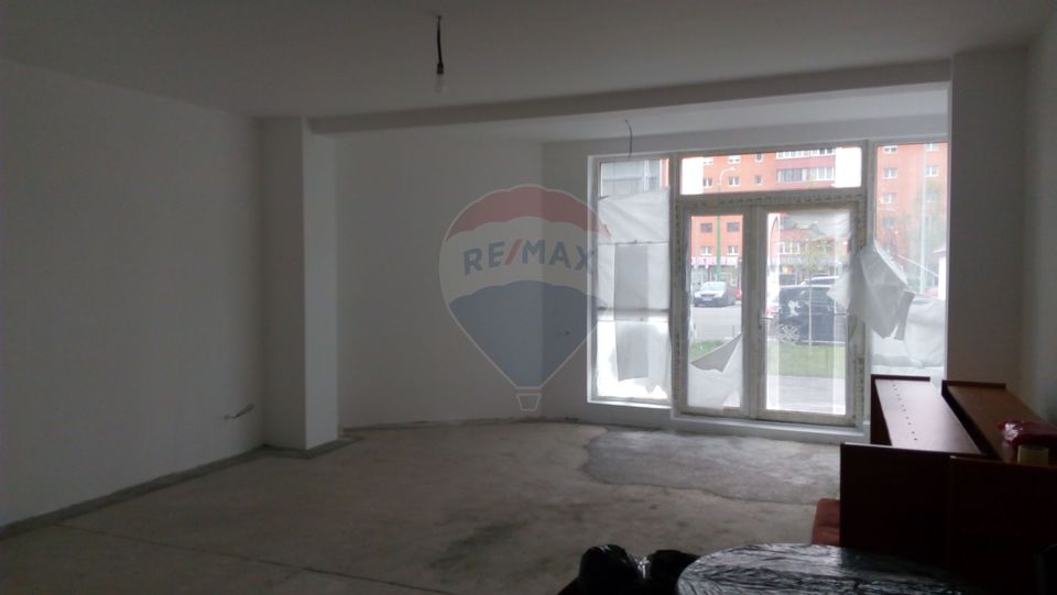 RENTED!!! commercial space, medical offices, Str. Carpatilor