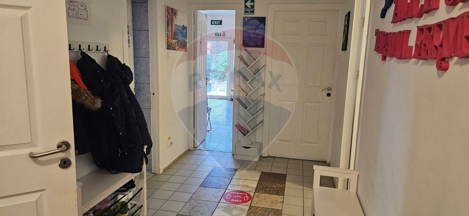 Casă / Vilă cu 6 camere de vânzare în zona Ozana-Pallady