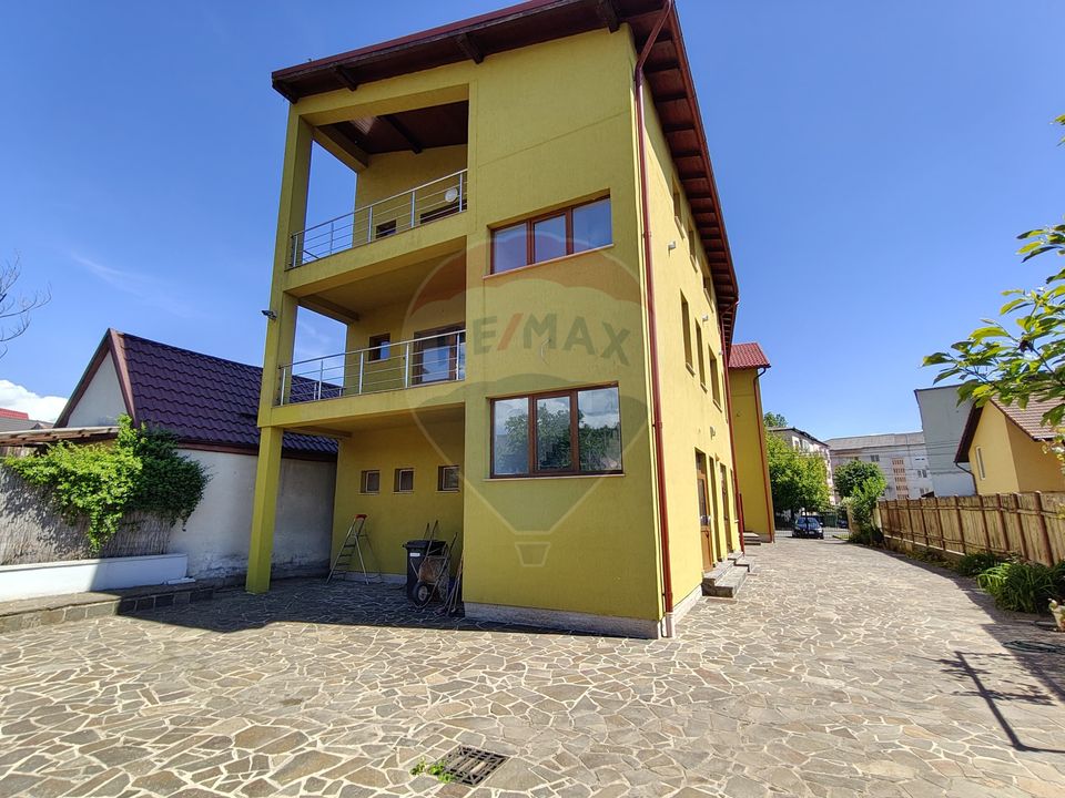 230sq.m Commercial Space for rent, Central area