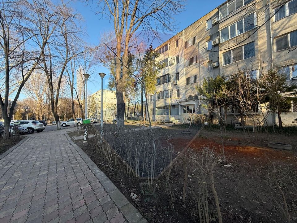 Apartament de vanzare 3 CAMERE în zona Spital Constanta