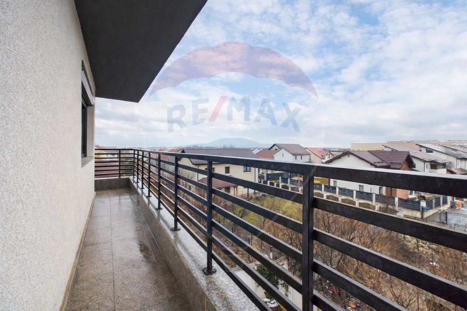 Vila P+2 cu mobilier Italia | Curte privata | Balotesti DN1