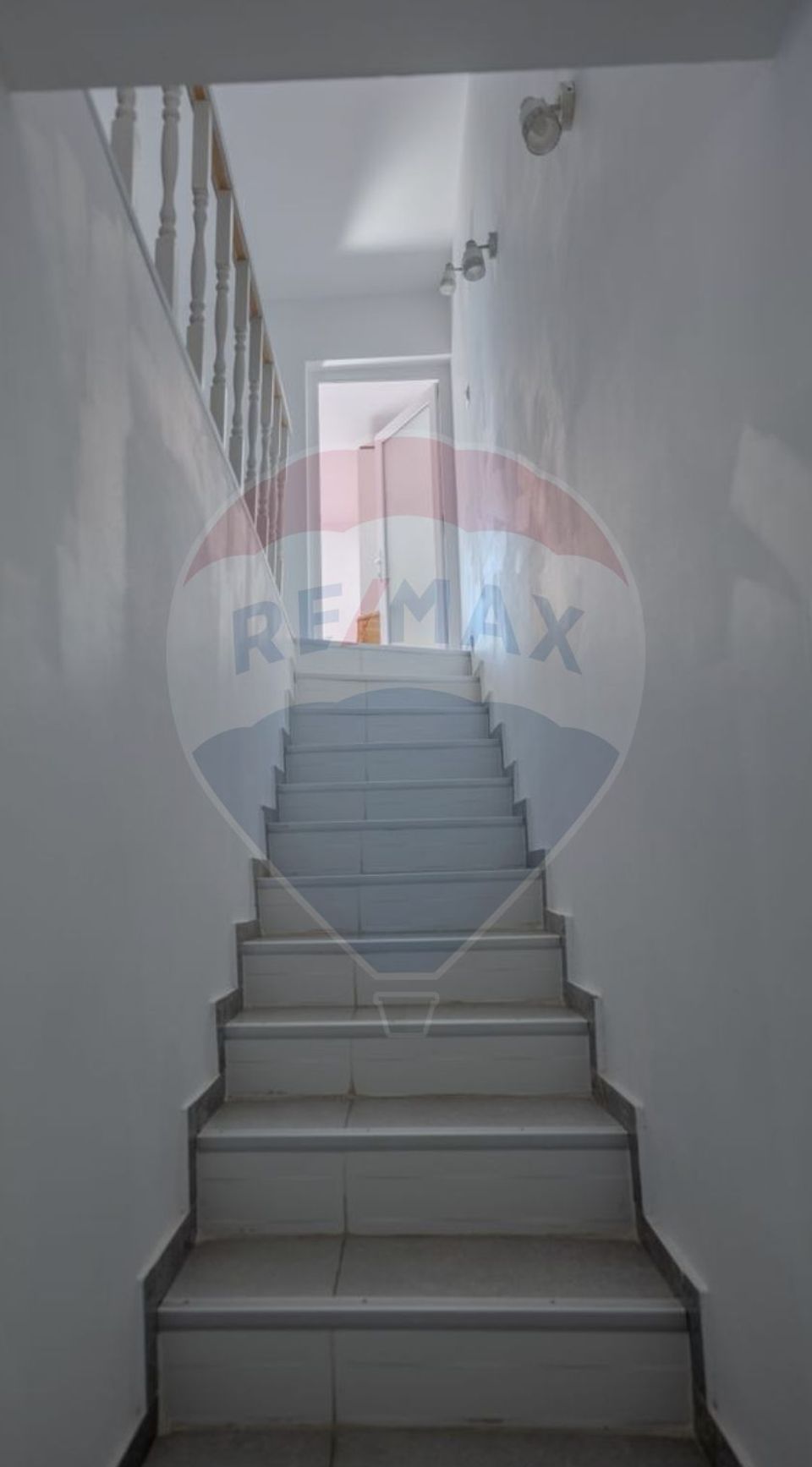 Casă și cabinet stomatologic de închiriat în Chitila