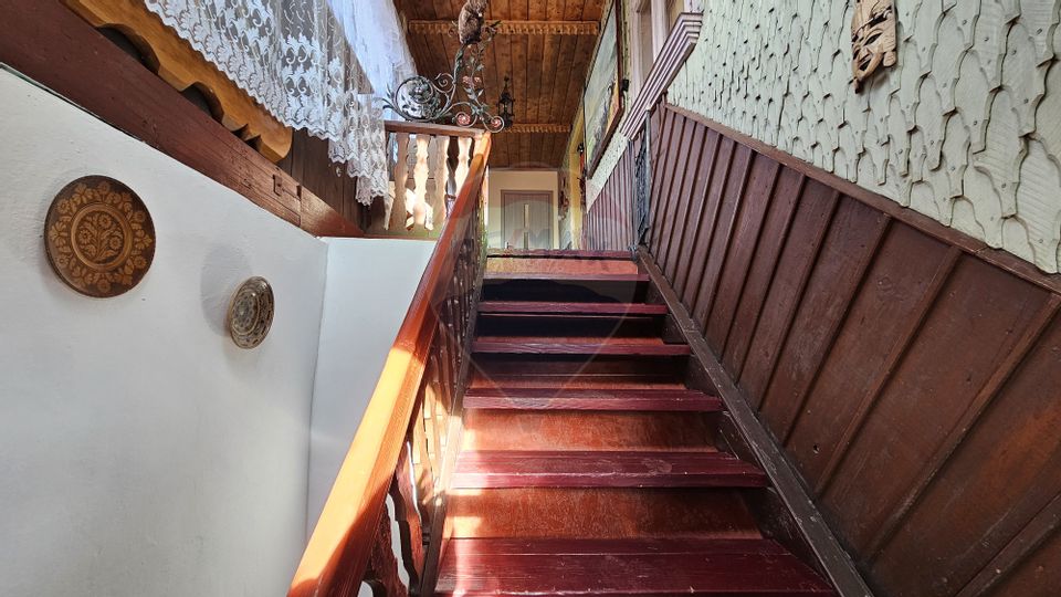 Casă / Vilă cu 3 camere de vânzare-Cacica-Suceava