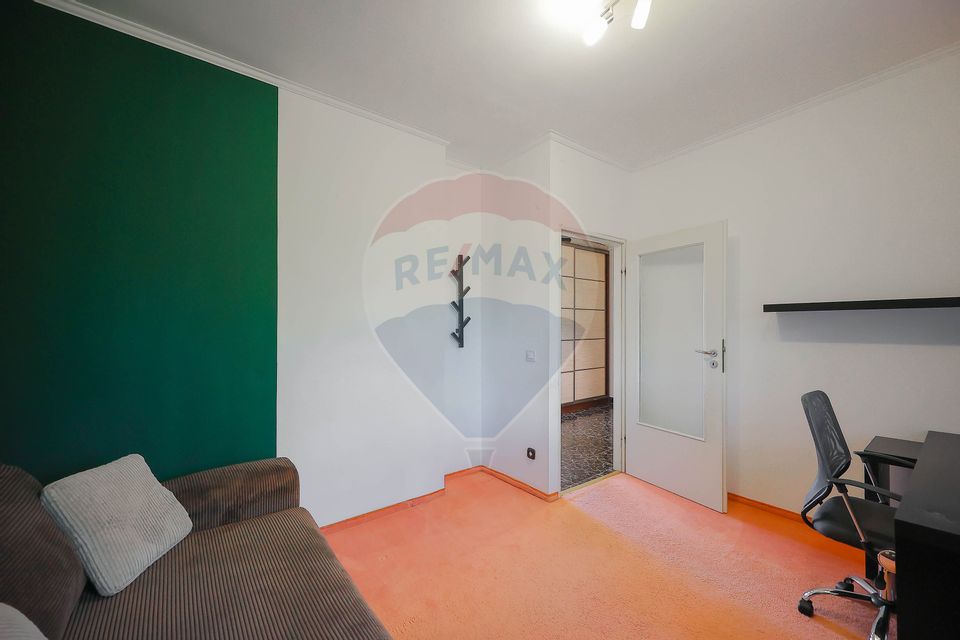 Apartament cu 3 camere de vânzare – ultracentral, vedere panoramică