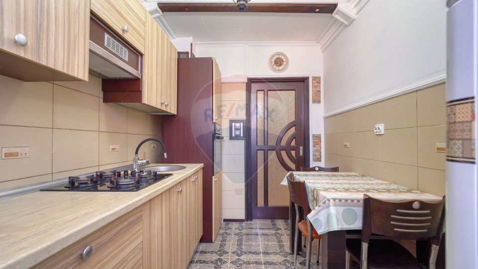 Apartament cu 3 camere, de vânzare, Str. Argintului,  Tractorul